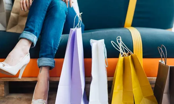 mujer-compras-bolsasfreepik.jpg