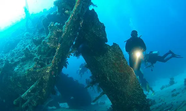 naufragio-barco-tesoro2big.jpg