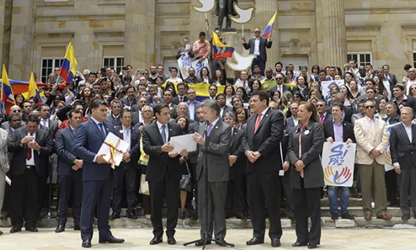_60825-01-entregaplebiscitocongreso-1509242079.jpg
