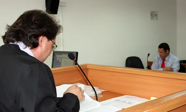 abogado-audiencia-juzgadojuanrivadeneira7-1509241774.jpg