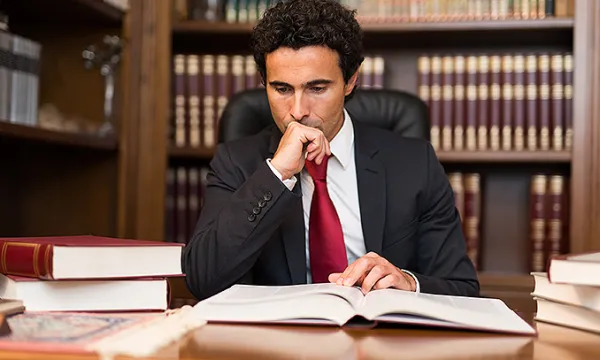 abogado-derecho-juristabig-1509241877.jpg