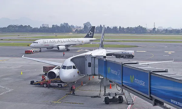 aeropuerto-aviones-bogotamac-1509242232.jpg