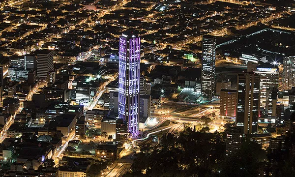 bogota-nocturna-panoramicashut-1509242207.jpg