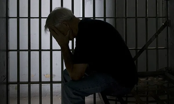 carcel-preso-detenido1big-1509241843.jpg