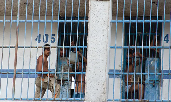carceles-hacinamiento-derechoshumanos1def-1509242241.jpg