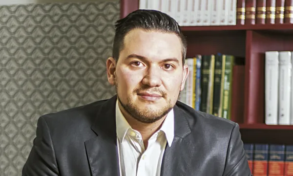 carlos-andres-mendozacamaralucida-1509241870.jpg