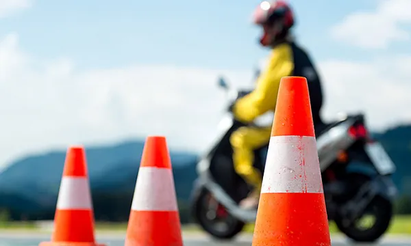 conduccion-moto-cursoshut-1509241815.jpg