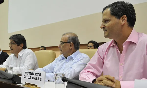 dialogosdepaz-negociadores-lahabana1pres-1509242243.jpg
