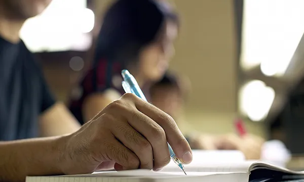 educacion-universitarios-salonshut-1509242037.jpg