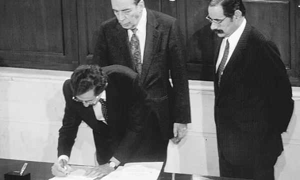 firma20constituyente-1509242161.jpg