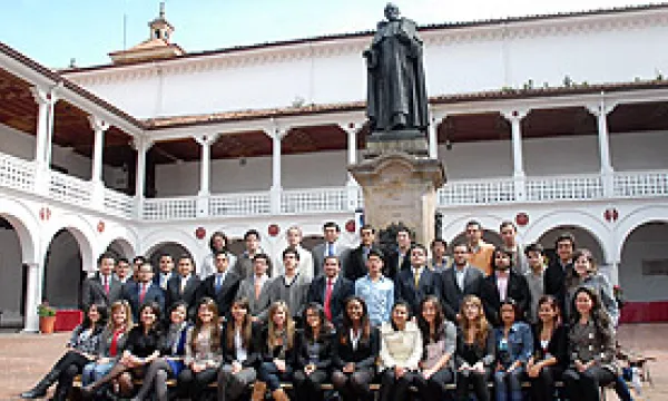 medi-110517-06-academia-1509244292.jpg