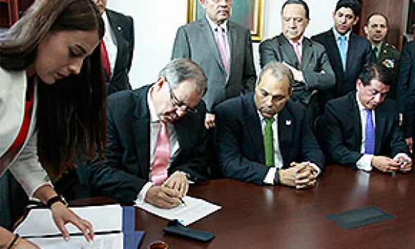 medi-140825firmaproyecto1-procu-1509243111.jpg