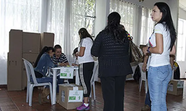 medi-150624mesadevotacion-1509242708.jpg