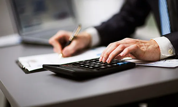 medi-151111derechotributario-1509242498.jpg