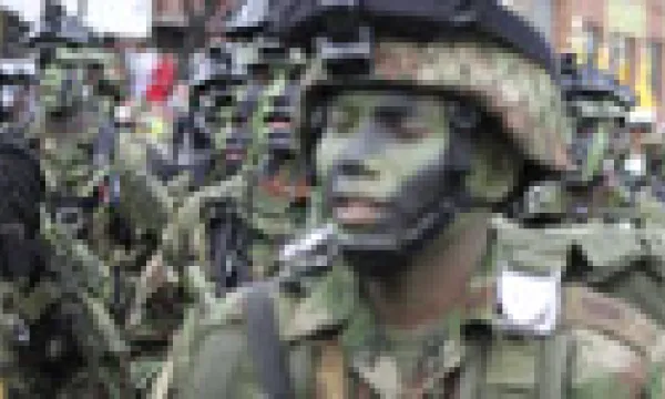 medi140220militar-1509243389.jpg