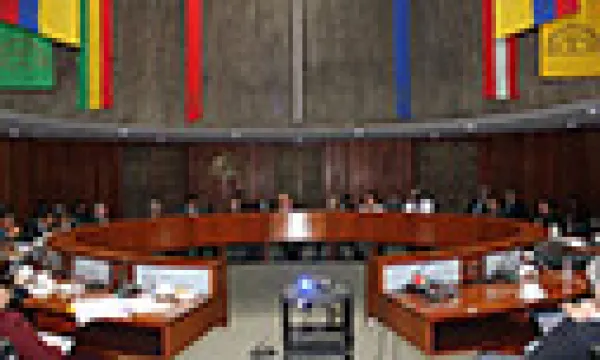medi141107parlamento-andino2-1509243176.jpg