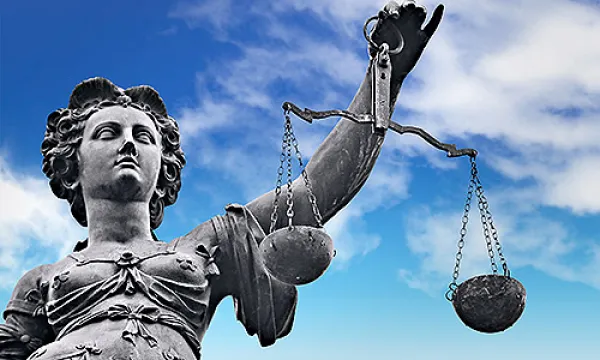 medi141709justicia20shut-1509242431.jpg