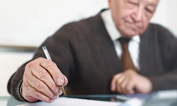 medi150505pensionado20shutjpg-1509242314.jpg