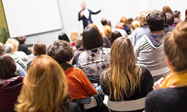 medi150508academia1-1509242638.jpg