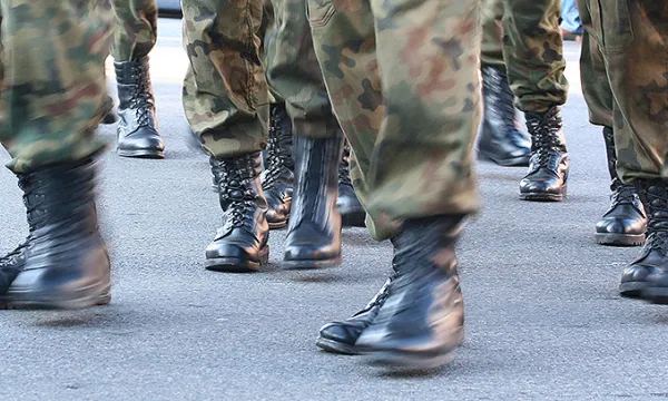 militares-botas-camufladoshut-1509242134.jpg