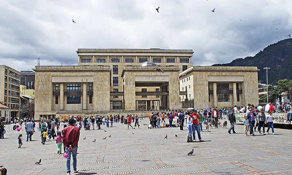 palaciodejusticia-plazadebolivar-bogotamac-1509242207.jpg