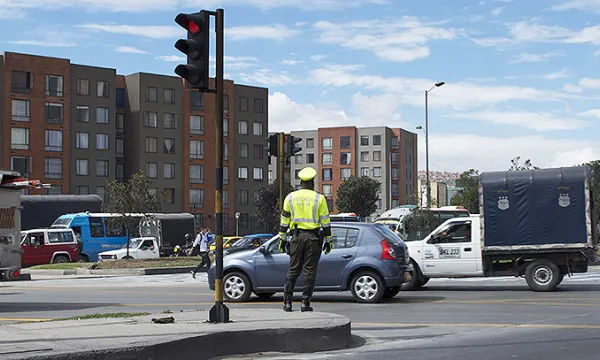policia-transito-bogotamac-1509242251.jpg