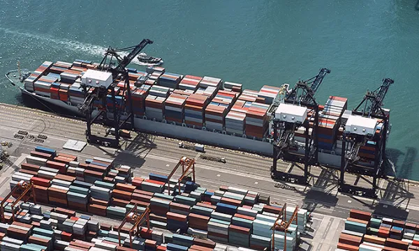 puerto-comercio-containers-barcothink-1509242242.jpg