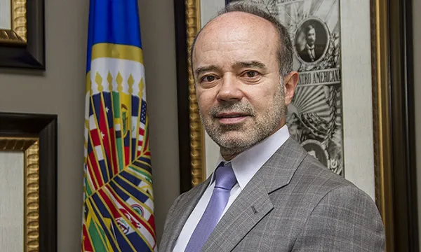 roberto20caldasarchpar-1509242244.jpg