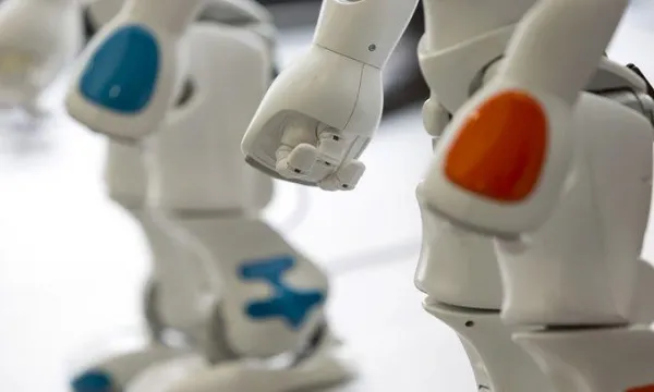 robotica-artificial-inteligenciabigstock-1509241858.jpg