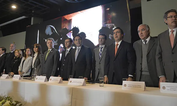 santos-altosdignatarios-encuentropres-1509242026.jpg