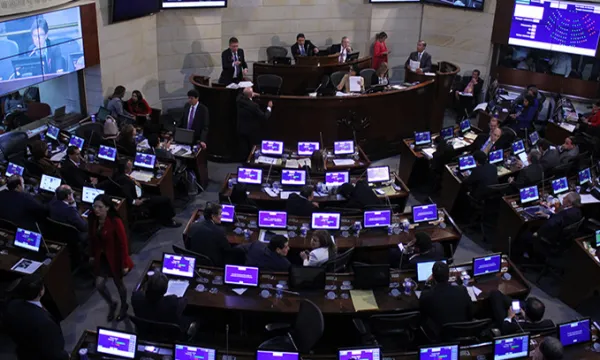 senado-plenaria-congresominhacienda-1509241981.jpg