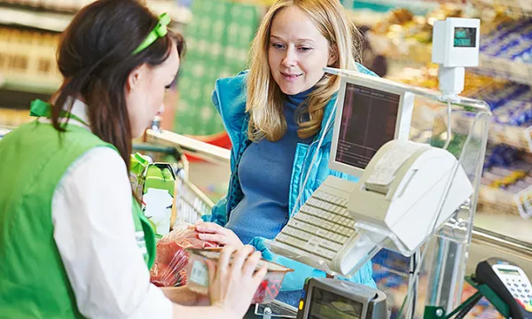 supermercado-cajera-mercadobig-1509242244.jpg