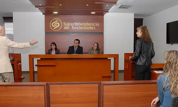 supersociedades-audiencia5hp-1509242279.jpg