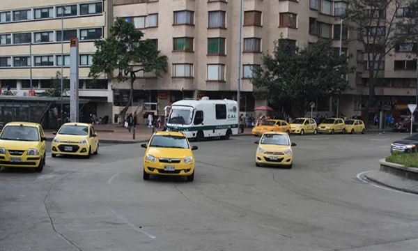 taxi-transporte-vehiculojose-patino-1509241967.jpg