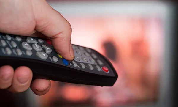 television-control-adultosbig-1509242141.jpg