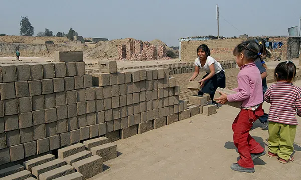 trabajoinfantil-ninos-pobrezashut-1509242038.jpg