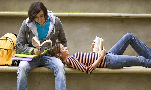 universitarios-adolecentes-estudiothink-1509241624.jpg