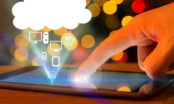 nube-tableta-tecnologiafreepik.jpg
