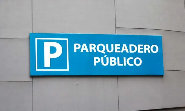 parqueadero-vehiculojuanrivadeneira.jpg