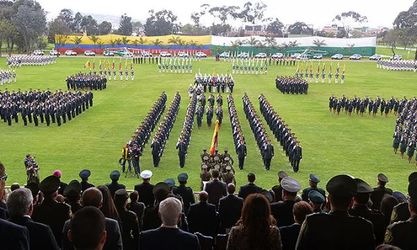 policia-desfile-ffmm4pres.jpg