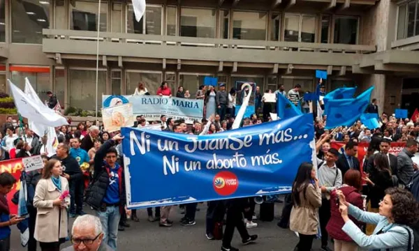 protesta-aborto-multitudrmariacolombia.jpg