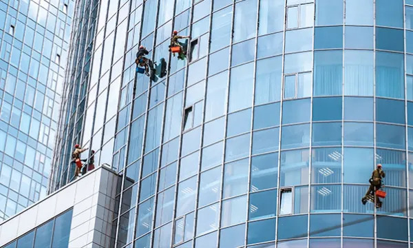 trabajador-altura-riesgofreepik.jpg