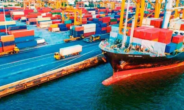 transporte-maritimo-puertobigstock.jpg