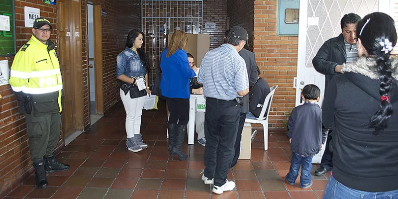 Padre e hijo se pueden postular para ser elegidos concejales en el respectivo municipio (Mauricio Arandia)