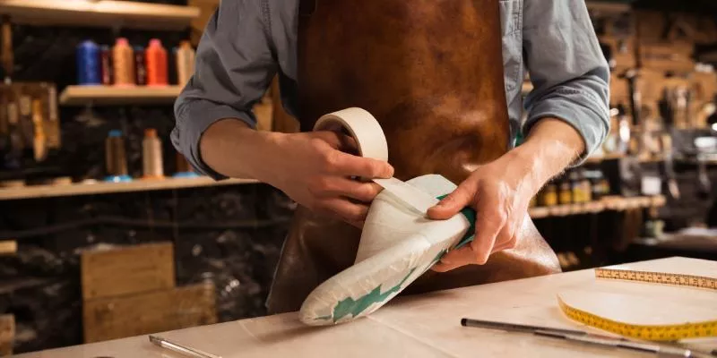 Posibilidad de reparar el bien es un derecho no solo del consumidor, sino también del productor y/o expendedor (Freepik)