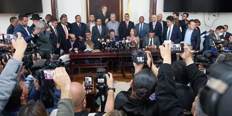 PLcambioradical(prensa camara).jpg