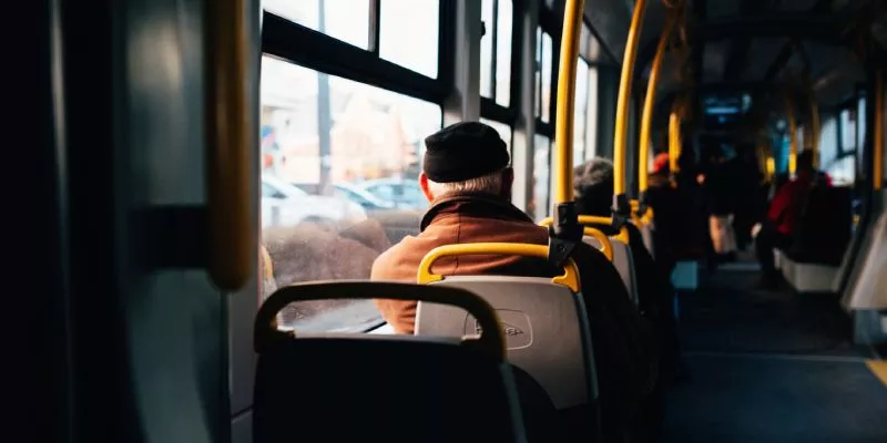 buses-pasajeros-transporte(freepik).jpg