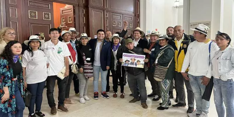 Reconocimiento del campesinado como sujeto de derechos, a un debate de aprobarse (TW Eduard Sarmiento)