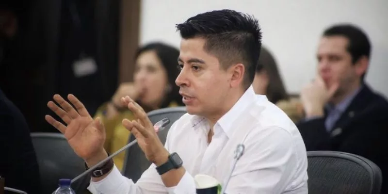 ariel-avila-ponente-somemetimiento (tw_senado_23)