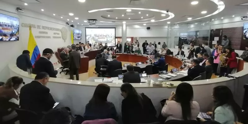 debate_refo_salud_jueves_18_23 (tw_minsalud)
